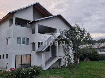 Vanzare casa-vila cu 6 camere  Soimari -Prahova